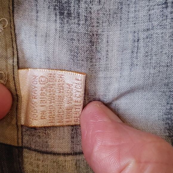 Men's Casual Button Down Shirt - Picture 6 of 7